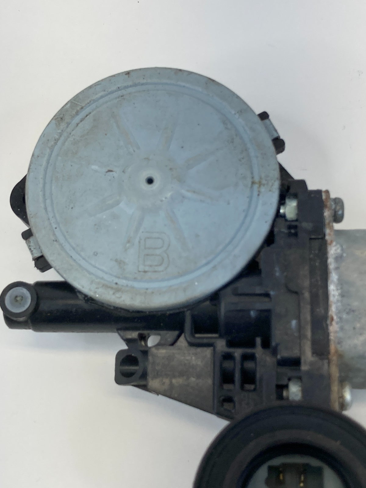 2006-2010 Infiniti M35 Rear Left Door Power Window Motor 82731-EH100 OEM