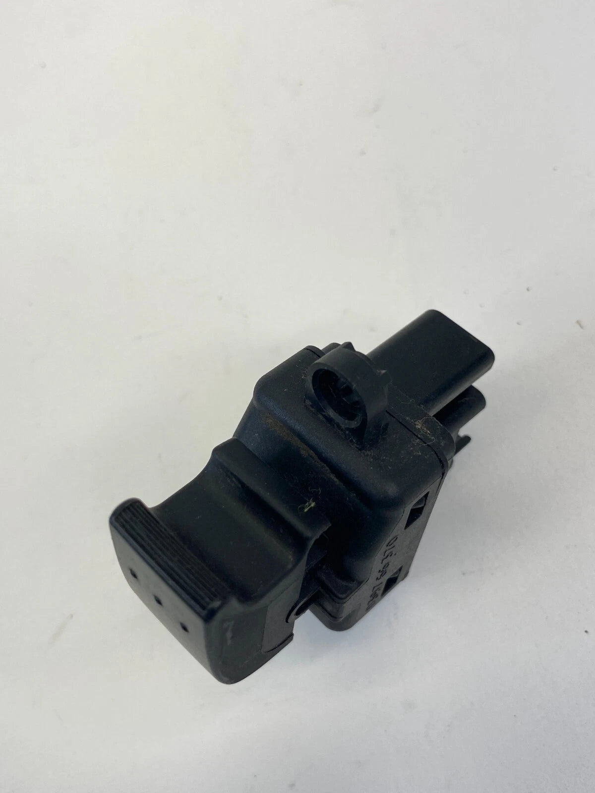 2004-2009 MAZDA 3 MAZDA3 REAR LEFT DOOR WINDOW CONTROL SWITCH B32H66370 OEM