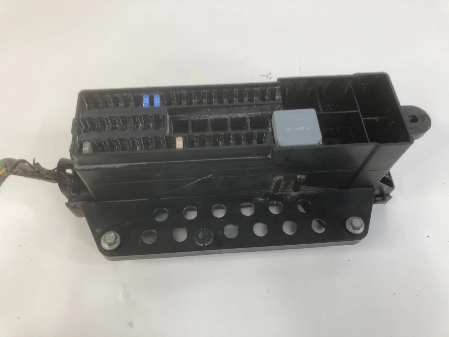 2012-2018 FORD FOCUS SEDAN 2.0L 16V TRUNK FUSE BOX RELAY FUSEBOX BV6T-14A301-HB