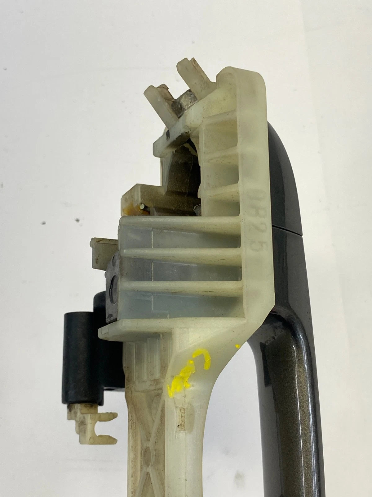 2010-2013 KIA FORTE REAR RIGHT PASSENGER EXTERIOR OUTER DOOR HANDLE GRAY OEM