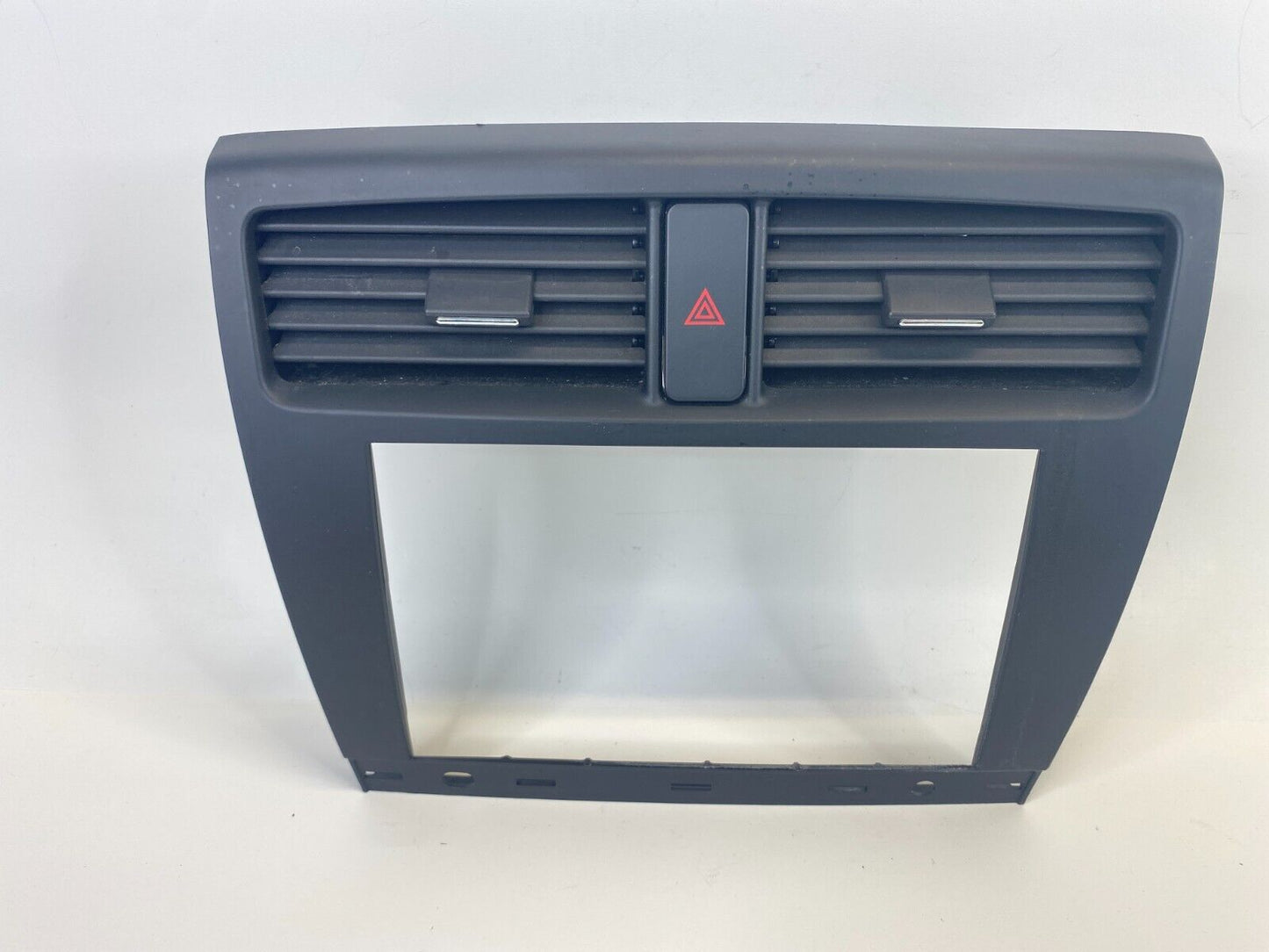 07-09 Suzuki XL-7 Center Dash AC Vent Radio Bezel Trim Panel W/ Hazard Switch