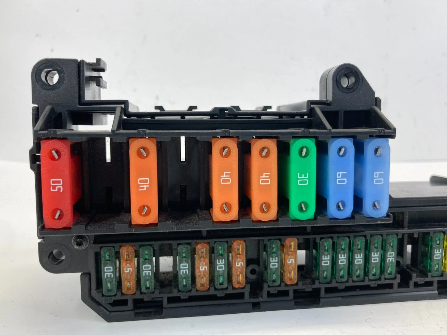 2006 2007 BMW 525I 3.0L AT FRONT POWER DISTRIBUTION FUSE RELAY BOX 257-13290 OEM