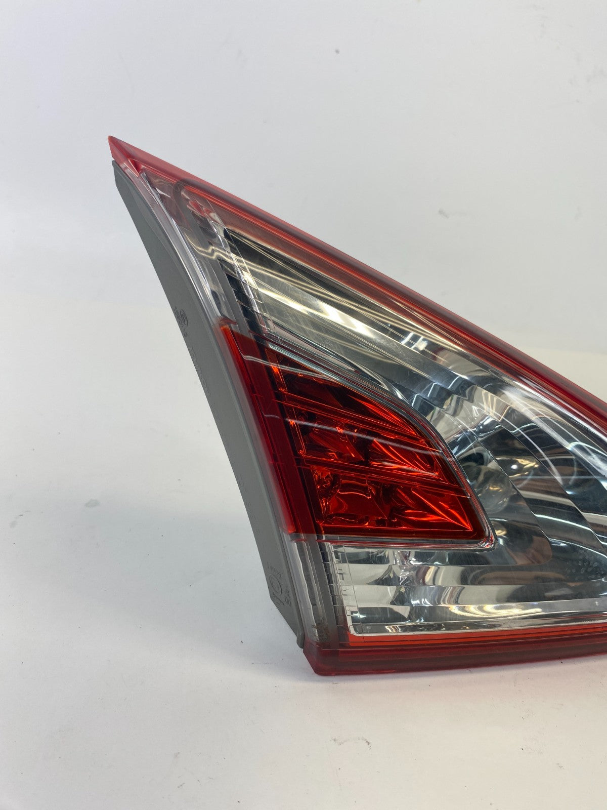 2011-2014 Nissan Murano Rear Left Side Gate Mounted Taillight Backup Lamp Assy
