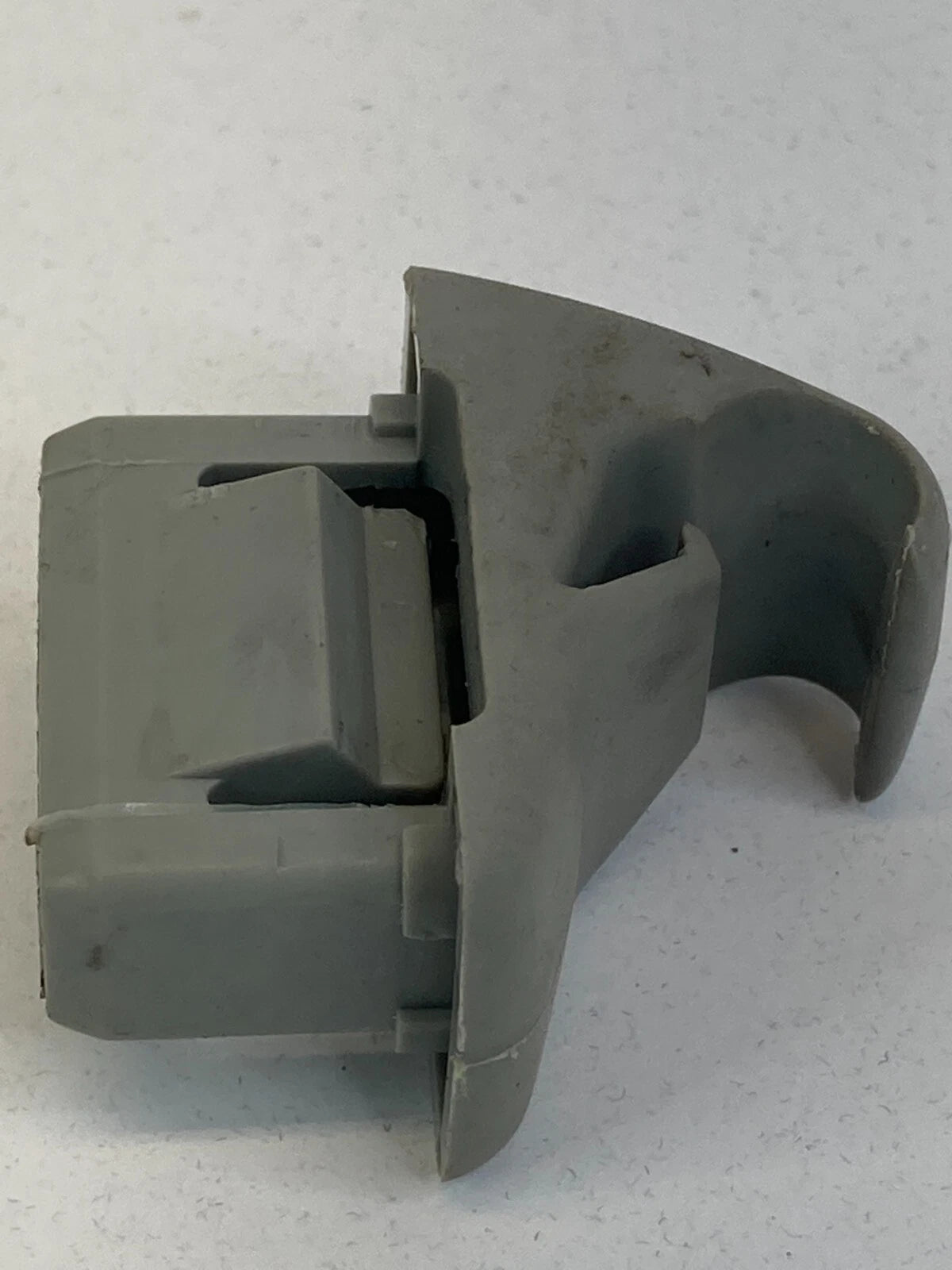 2006-2013 MITSUBISHI OUTLANDER ES SUV 4-DR SUNVISOR SUN VISOR SHADE HOLDER CLIP