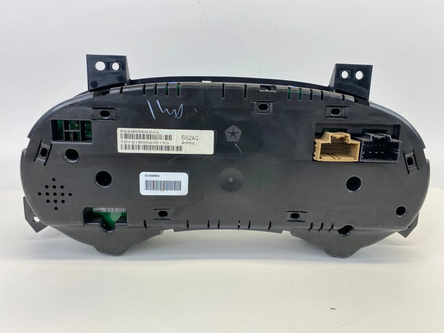 11 12 CHRYSLER TOWN & COUNTRY INSTRUMENT CLUSTER SPEEDOMETER 147K 68055682AG