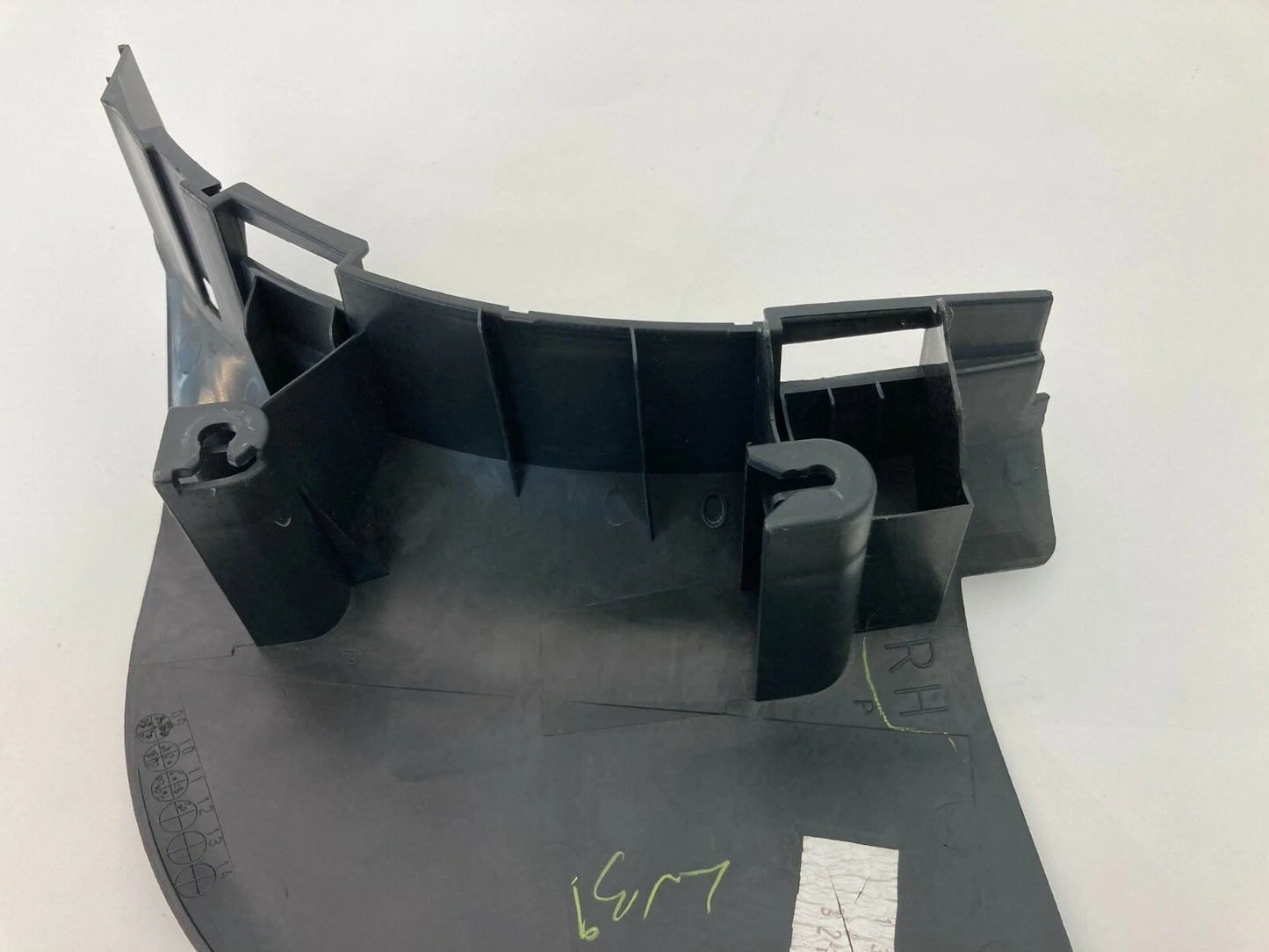 10-14 SUBARU OUTBACK RIGHT PASSENGER SIDE KICK TRIM PANEL DOOR SILL 94060AJ08A