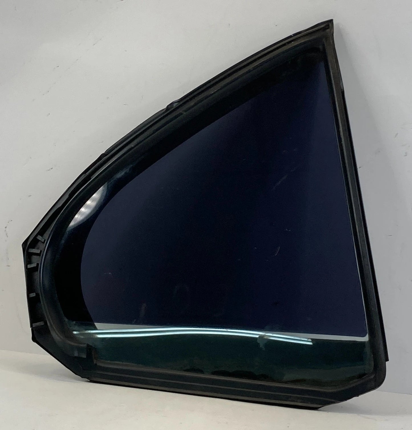 08-17 MITSUBISHI LANCER RR RIGHT QUARTER DOOR WINDOW GLASS W WEATERSTRIP 5740A04