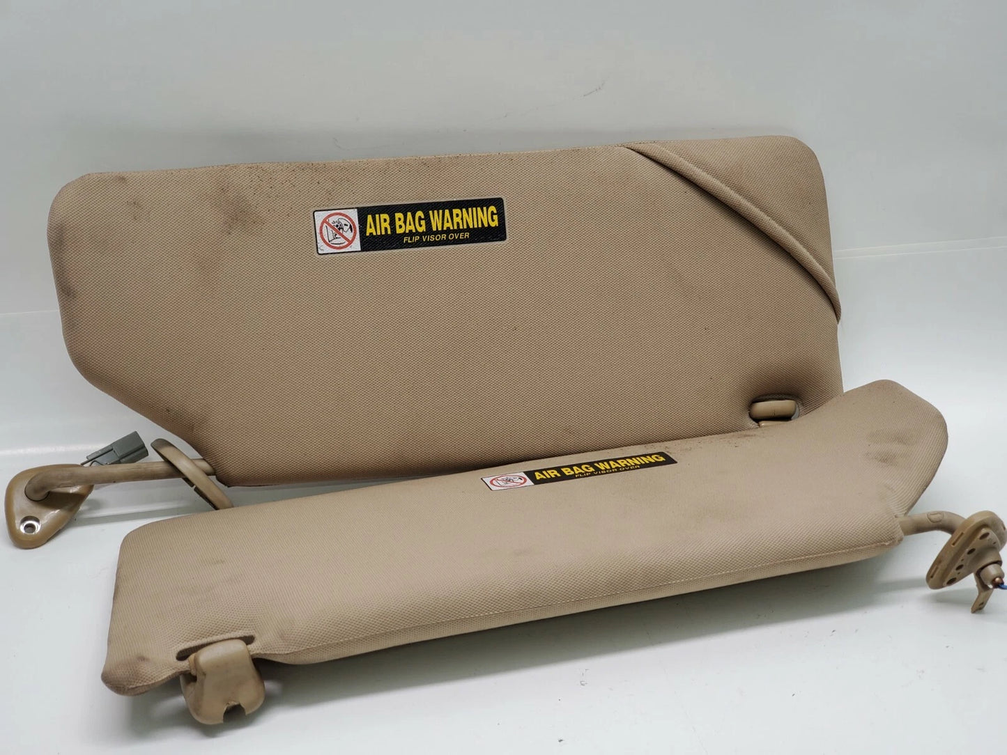 2005-2007 HONDA ODYSSEY LEFT & RIGHT SUNVISOR SET SUN VISOR ILLUMINATED IVORY