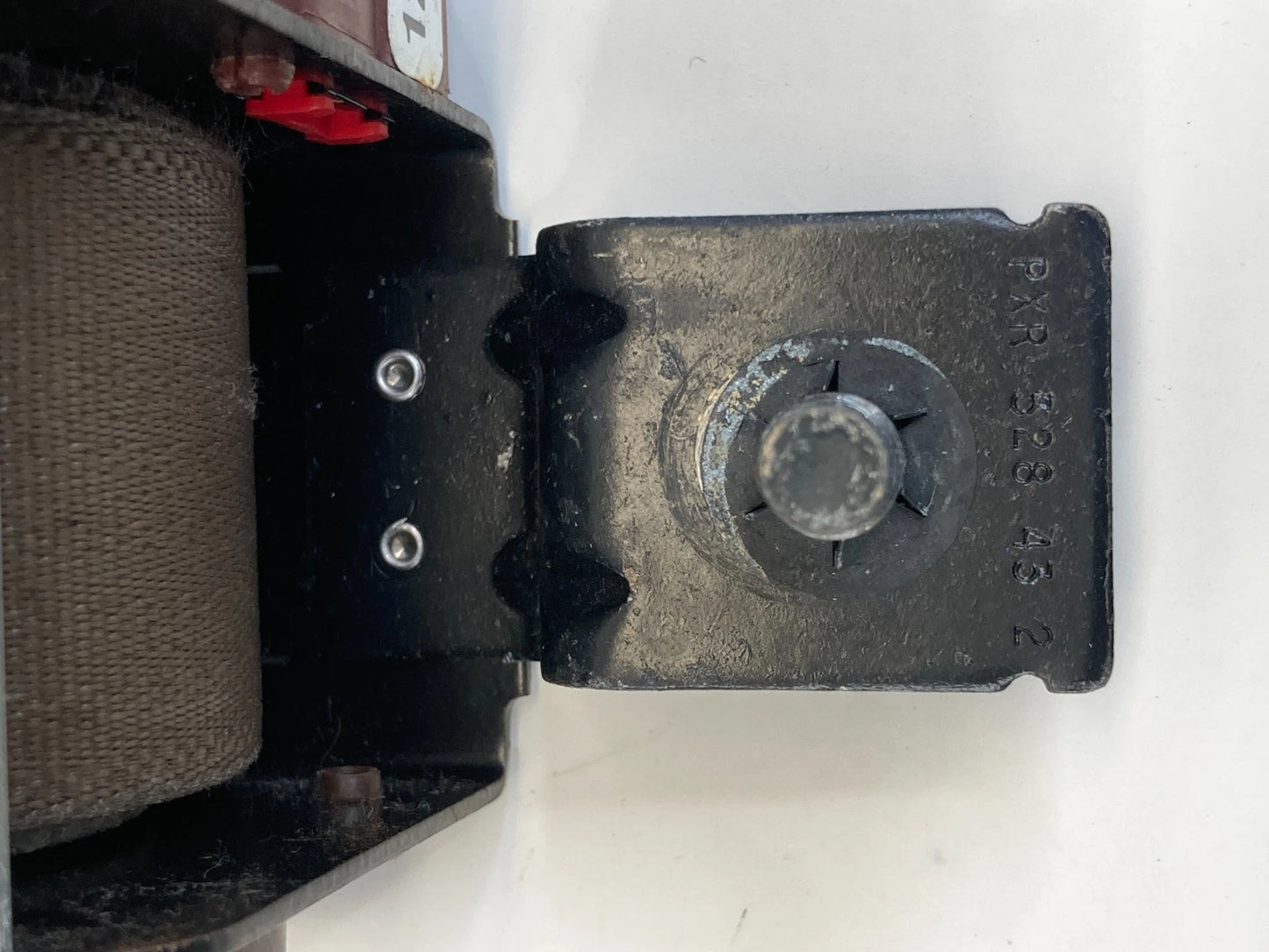 2002 2003 2004 2005 Ford Explorer Front Right Side Seat Belt Retractor OEM