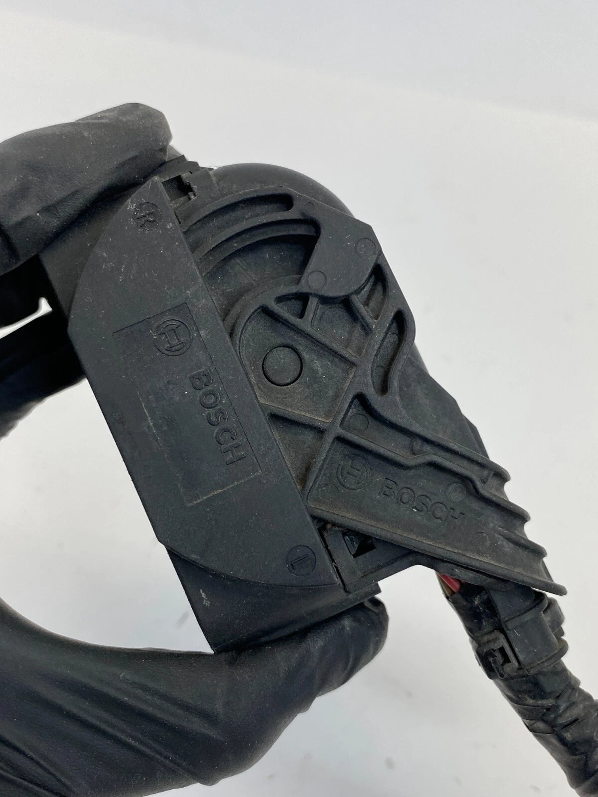 2010-2013 Suzuki SX4 2.0L L4 AT 4WD ABS Anti Lock Brake Pump Connector Plug OEM