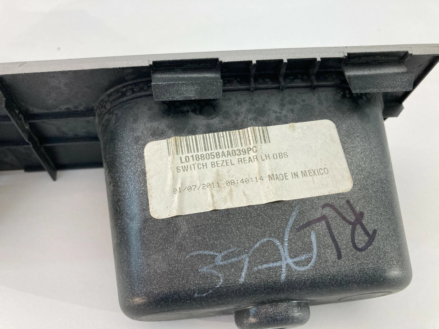10-12 FORD FUSION REAR LEFT SIDE DOOR POWER WINDOW SWITCH BEZEL TRIM L0188058-AA