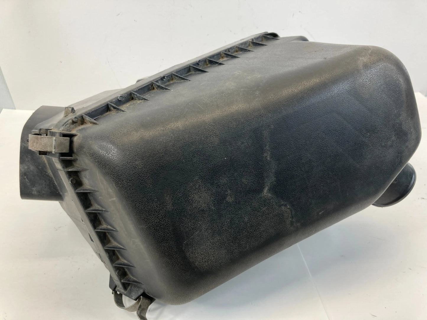 1997-1999 TOYOTA CAMRY 2.2L AIR CLEANER FILTER BOX ASSEMBLY 17705-03090 OEM