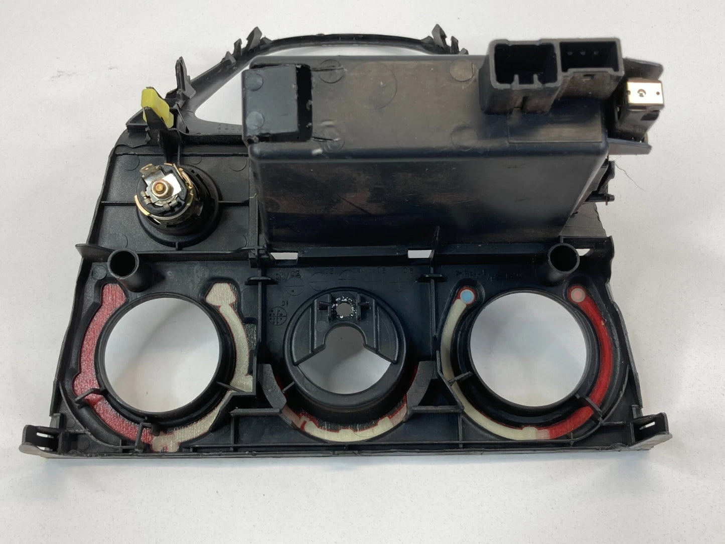 03-08 TOYOTA MATRIX SHIFTER CLIMATE CONTROL TRIM BEZEL W STORAGE & POWER OUTLET