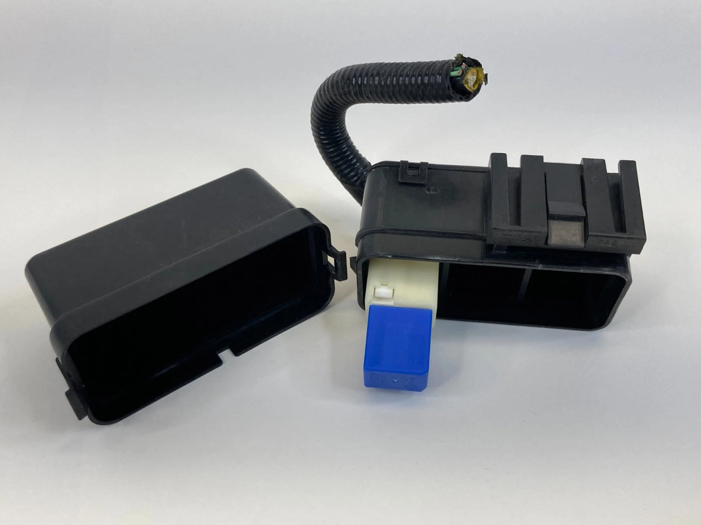 2003-2008 INFINITI FX35 ENGINE COMPARTMENT SMALL FUSE RELAY BOX BLOCK HOLDER OEM