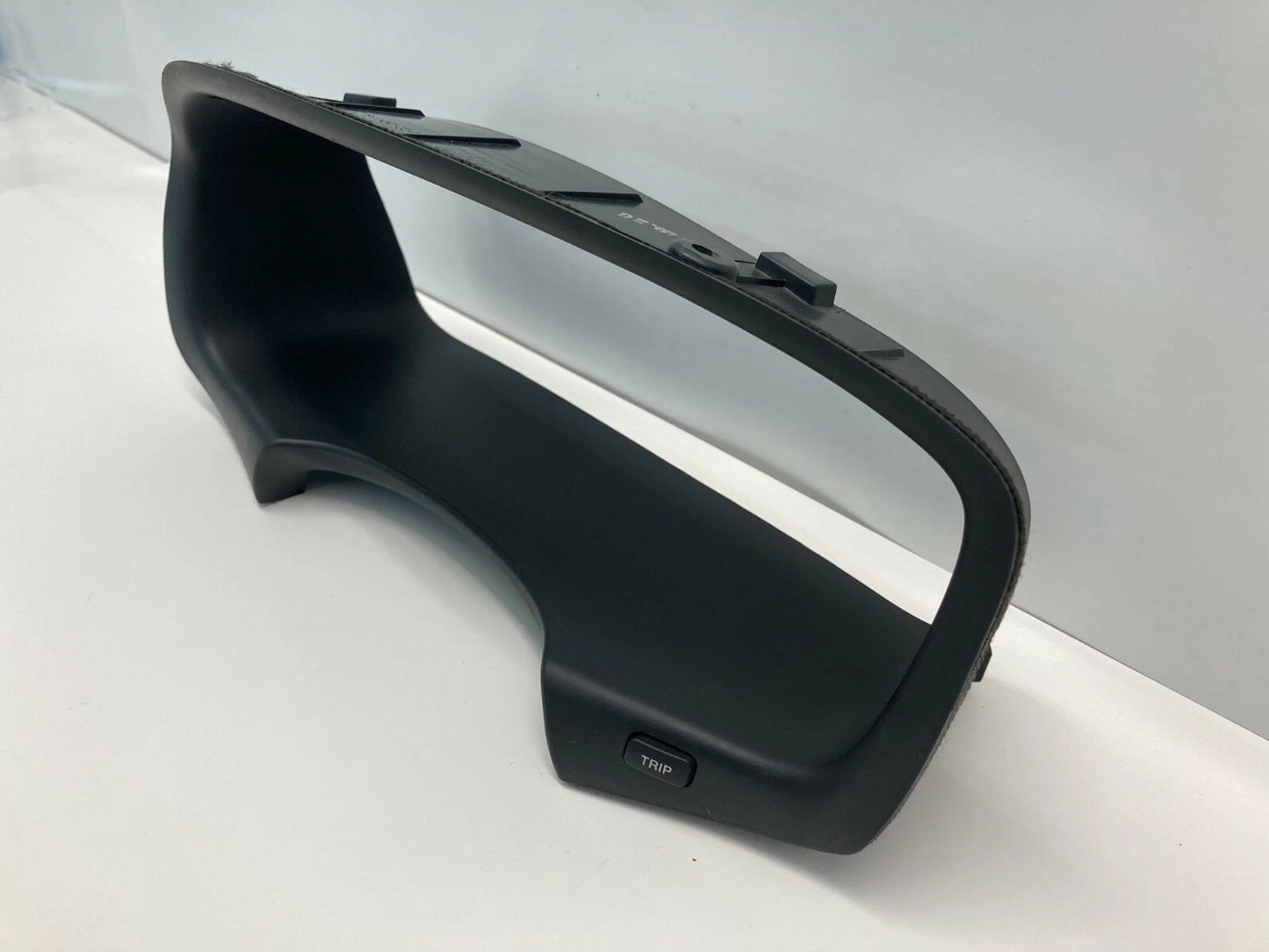 2007-2010 KIA RONDO DASH INSTRUMENT SPEEDOMETER CLUSTER BEZEL TRIM 84830-1D000