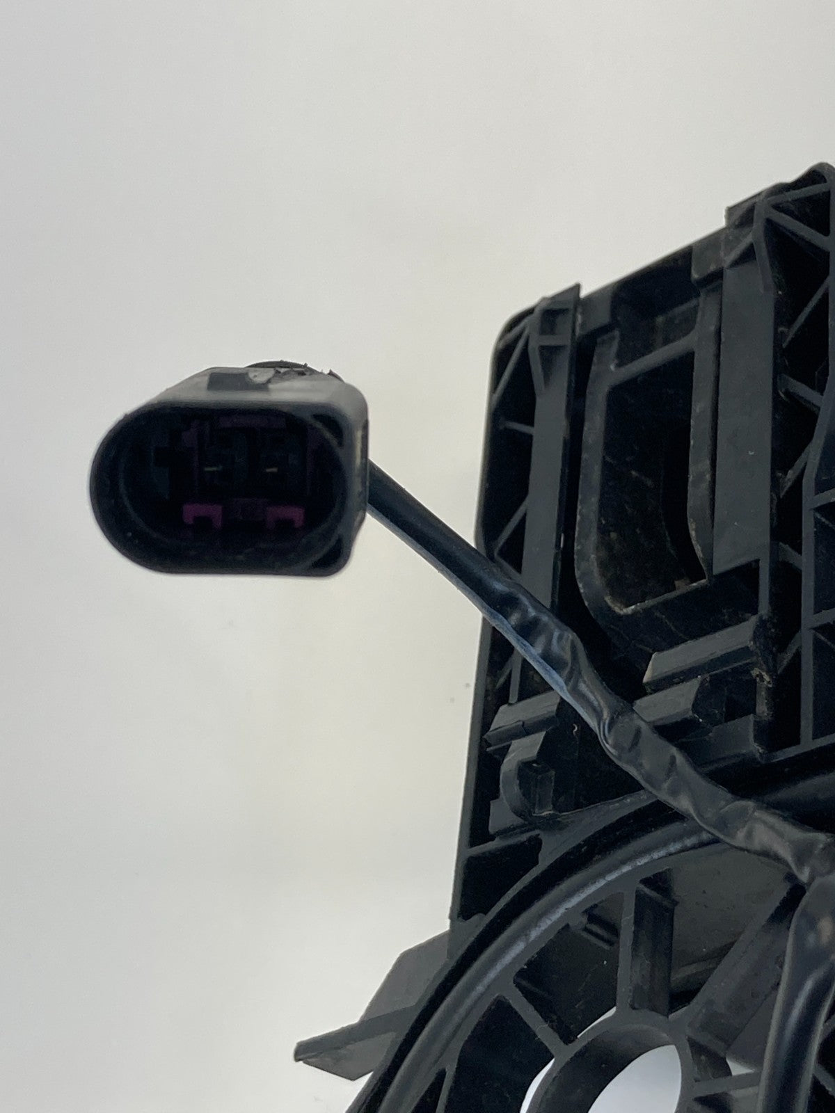 2009-2017 Volkswagen CC Front Left Side Outside Exterior Door Handle OEM