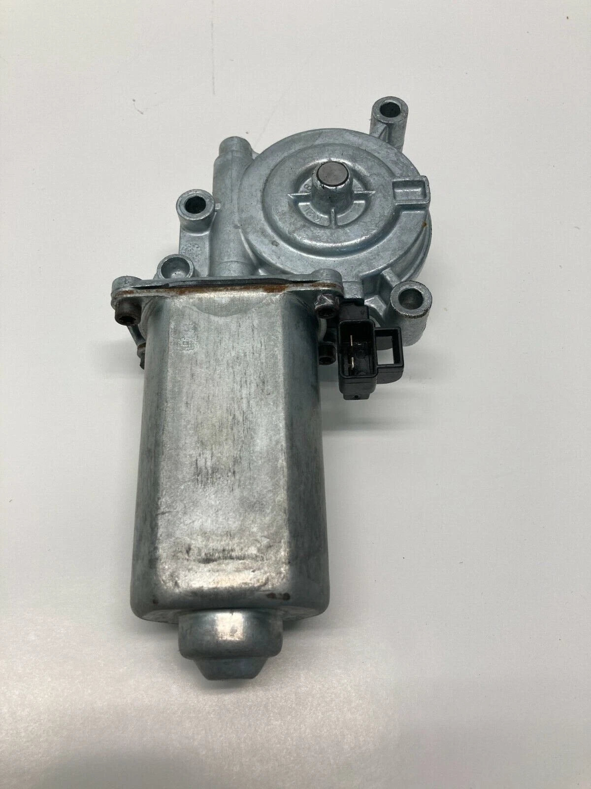 92-99 PONTIAC BONNEVILLE RIGHT PASSENGER SIDE POWER DOOR WINDOW MOTOR 16631009