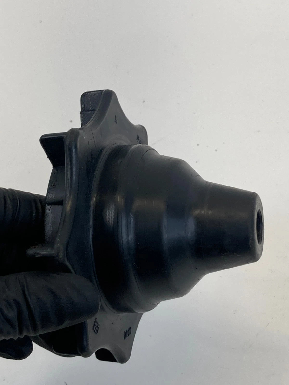 2012-2016 BUICK LACROSSE SPARE TIRE HOLD DOWN HOLDER RETAINER 11611908 OEM