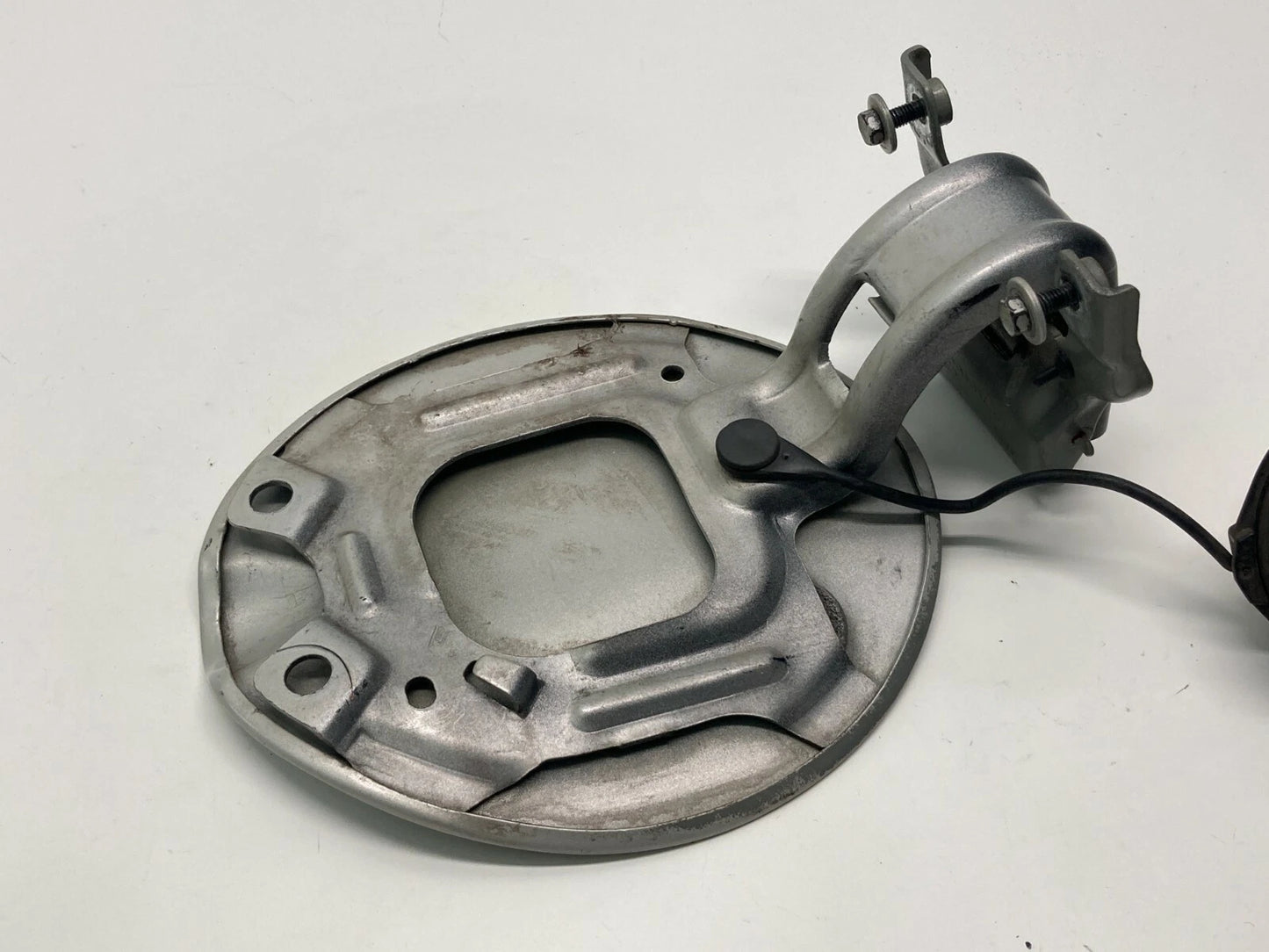 2008-2012 FORD ESCAPE FUEL FILLER GAS TANK DOOR LID WITH CAP OEM 8L8478405A26AG
