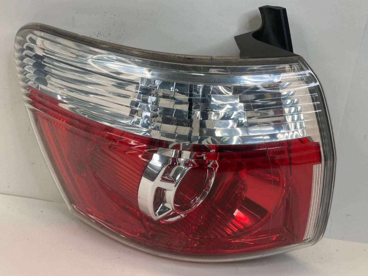 2007-2012 GMC ACADIA REAR LEFT DRIVER SIDE OUTER TAILLIGHT TAILLAMP ASSY OEM