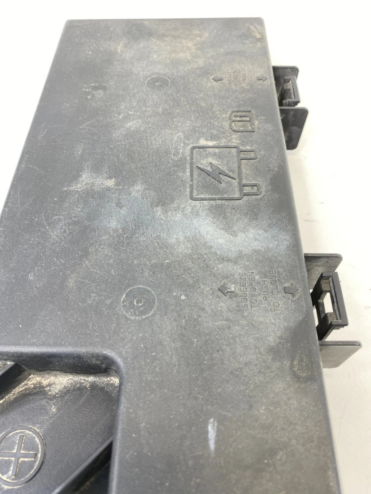 2008 2009 2010 CHRYSLER TOWN & COUNTRY ENGINE RELAY FUSE BOX COVER CAP OEM