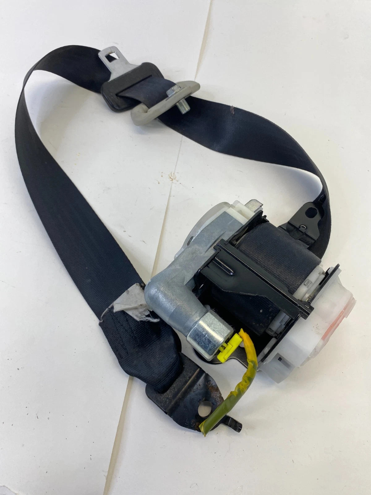 2010-2013 MAZDA 3 SEDAN FRONT RIGHT PASSENGER SIDE SEAT BELT RETRACTOR ASSY OEM