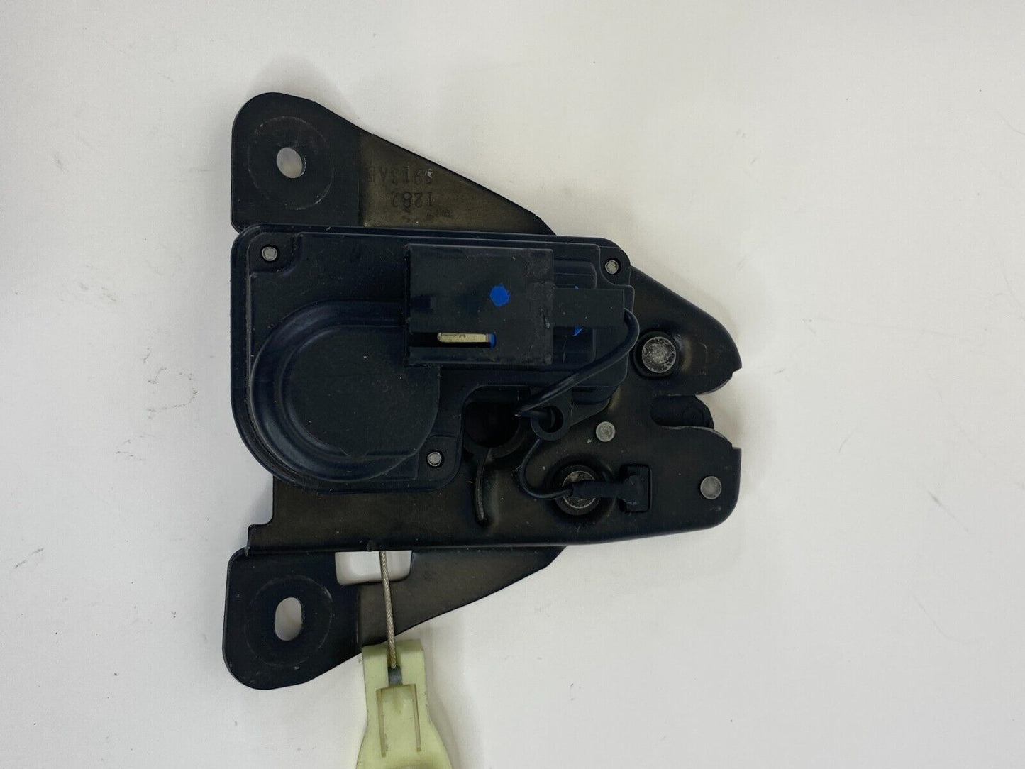 2013 2014 2015 2016 Dodge Dart Sedan Rear Trunk Lid Lock Latch Actuator OEM