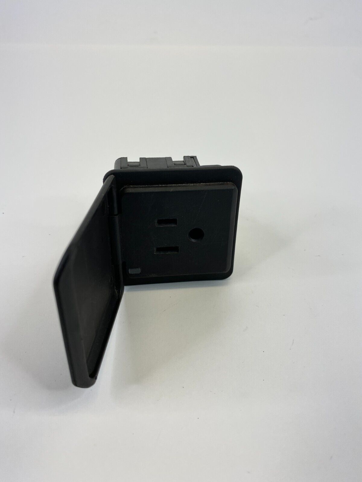 2011-2016 GMC Acadia Rear Center Console Power Outlet Receptacle 20901482 OEM