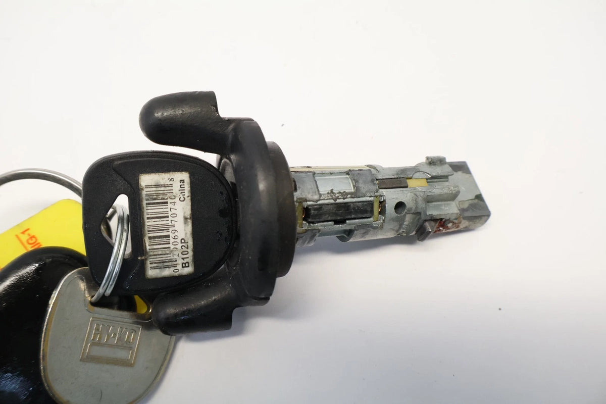 2002-2009 CHEVROLET TRAILBLAZER IGNITION SWITCH LOCK CYLINDER W/ KEY