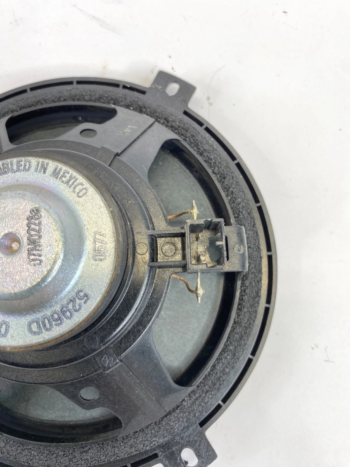 02-07 JEEP LIBERTY LEFT OR RIGHT REAR OR FRONT DOOR AUDIO SPEAKER 05091020AB OEM