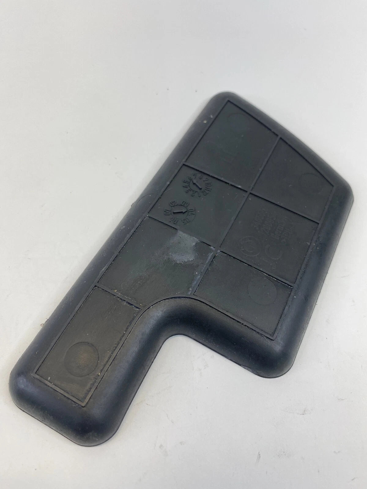 2004-2010 BMW X3 CENTER CONSOLE STORAGE COMPARMENT LINNER RUBBER MAT 3405552 OEM
