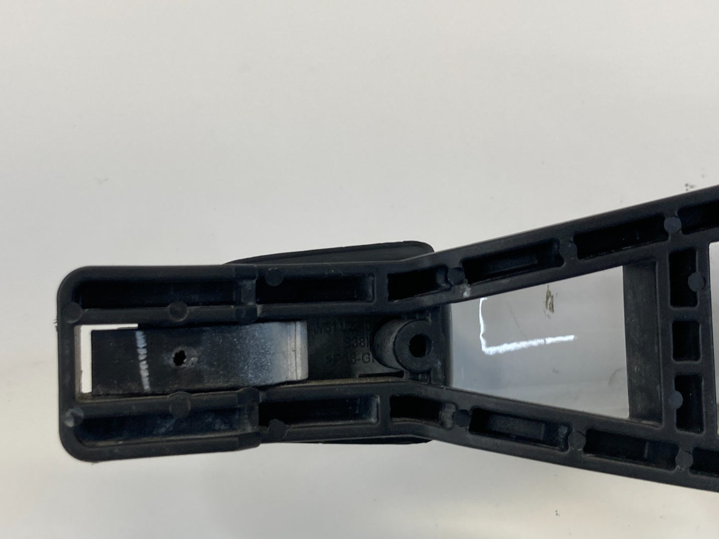 2013-2019 Ford Escape Front Right Passenger Side Exterior Door Handle OEM