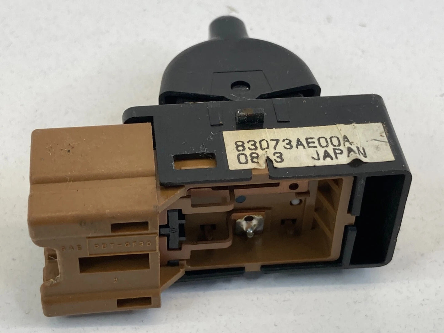2000-2004 SUBARU OUTBACK FRONT LEFT SIDE DOOR LOCK CONTROL SWITCH 83073AE00A OEM