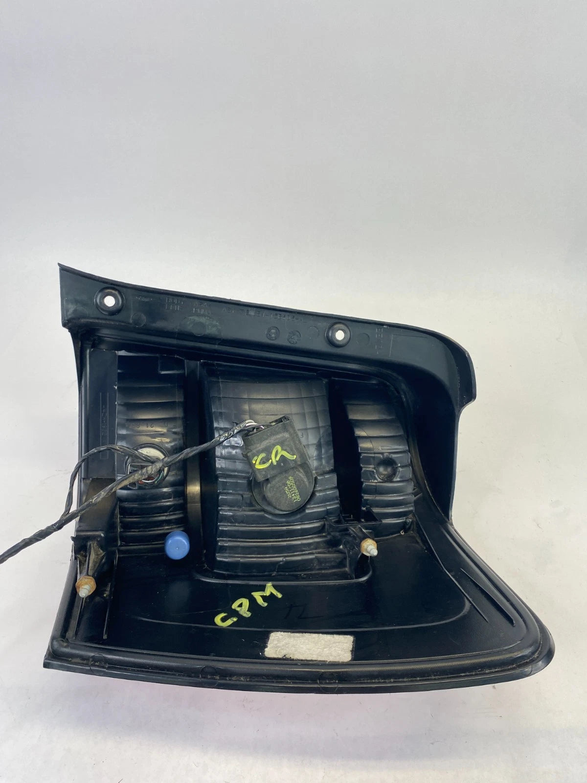 2008-2012 FORD ESCAPE REAR LEFT SIDE TAIL LIGHT TAILLIGHT TAILLAMP 9L84-13B505-A