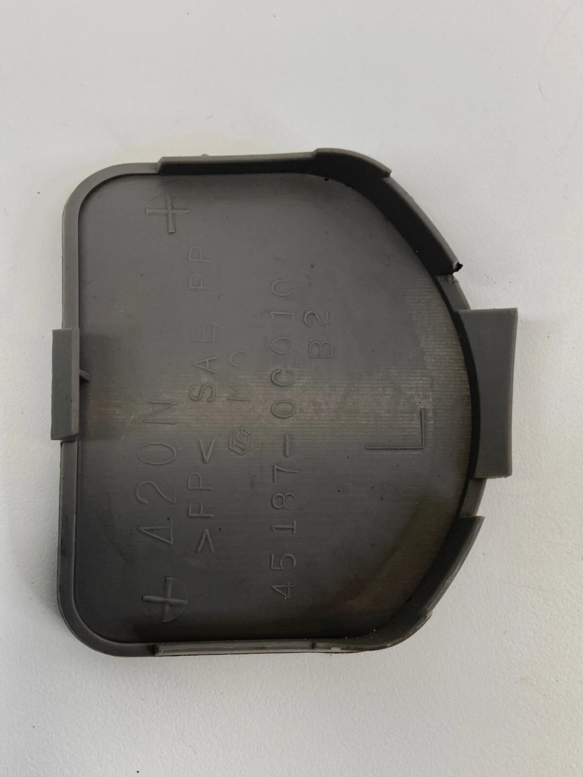 2004-2010 TOYOTA SIENNA LEFT SIDE STEERING WHEEL BOLT COVER CAP 45187-0C010 OEM