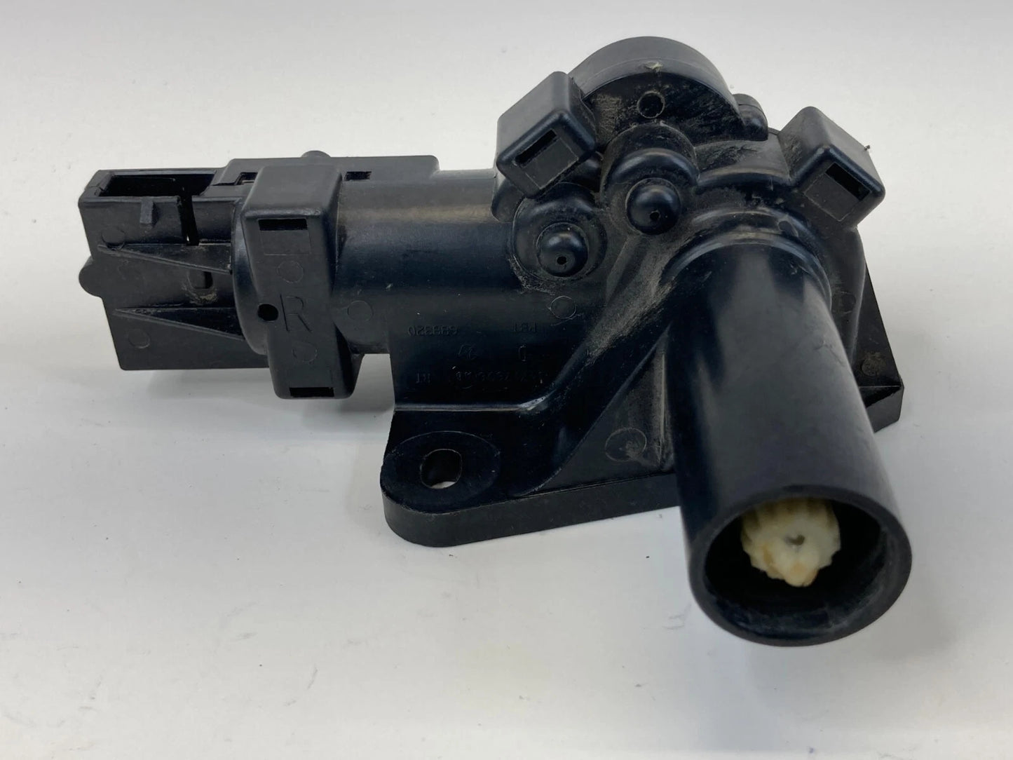 2009-2014 VOLKSWAGEN ROUTAN REAR RIGHT QUARTER HANDLE POWER WINDOW 04717606AB