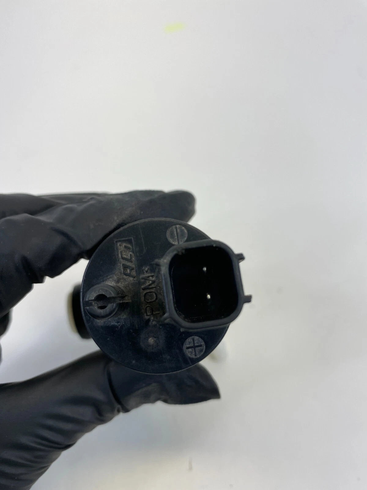 2013-2020 FORD FUSION SEDAN FRONT WINDSHIELD WIPER WASHER PUMP ASSY