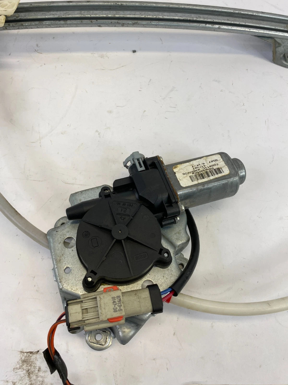 2006 2007 JEEP LIBERTY REAR RIGHT PASSENGER SIDE WINDOW MOTOR WITH REGULATOR OEM