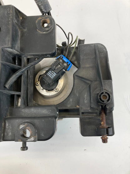 1999 2000 CADILLAC ESCALADE FRONT RIGHT SIDE HEADLIGHT HEADLAMP 15738658 OEM