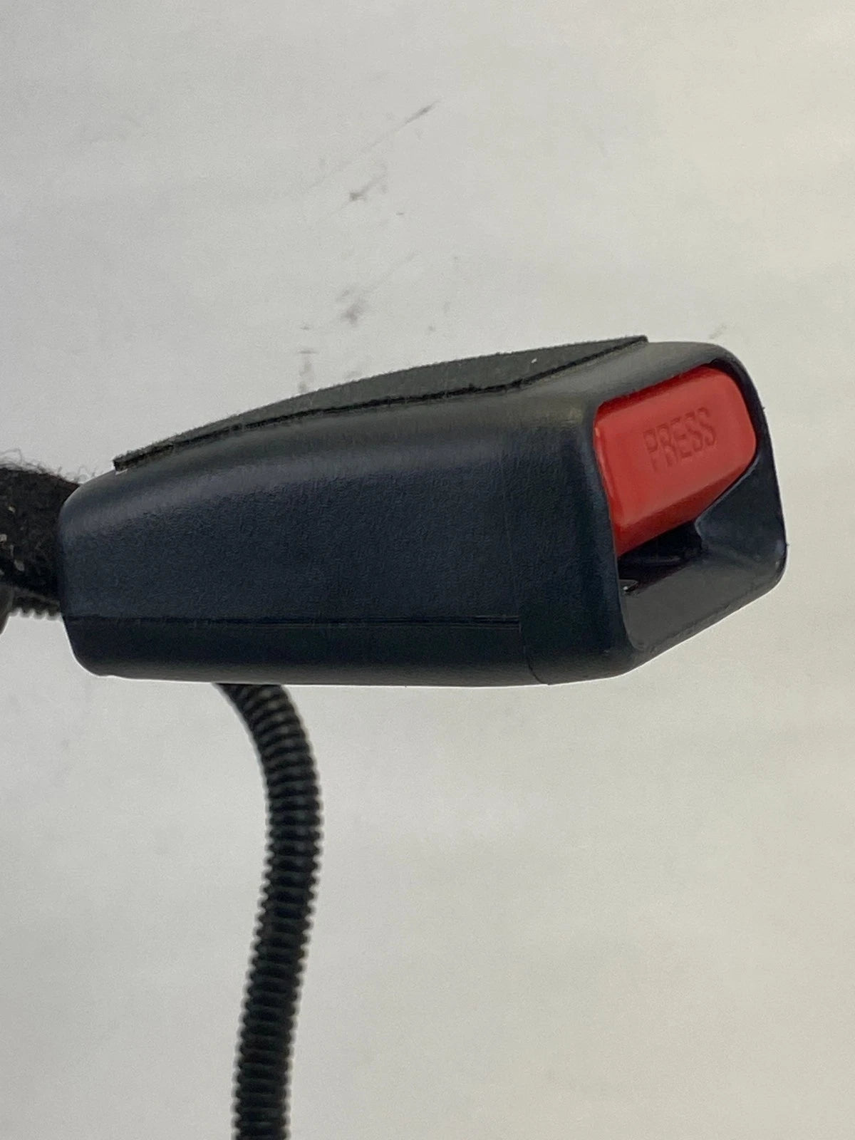 2014 2015 14 15 KIA SORENTO FRONT RIGHT PASSENGER SIDE SEAT BELT BUCKLE OEM