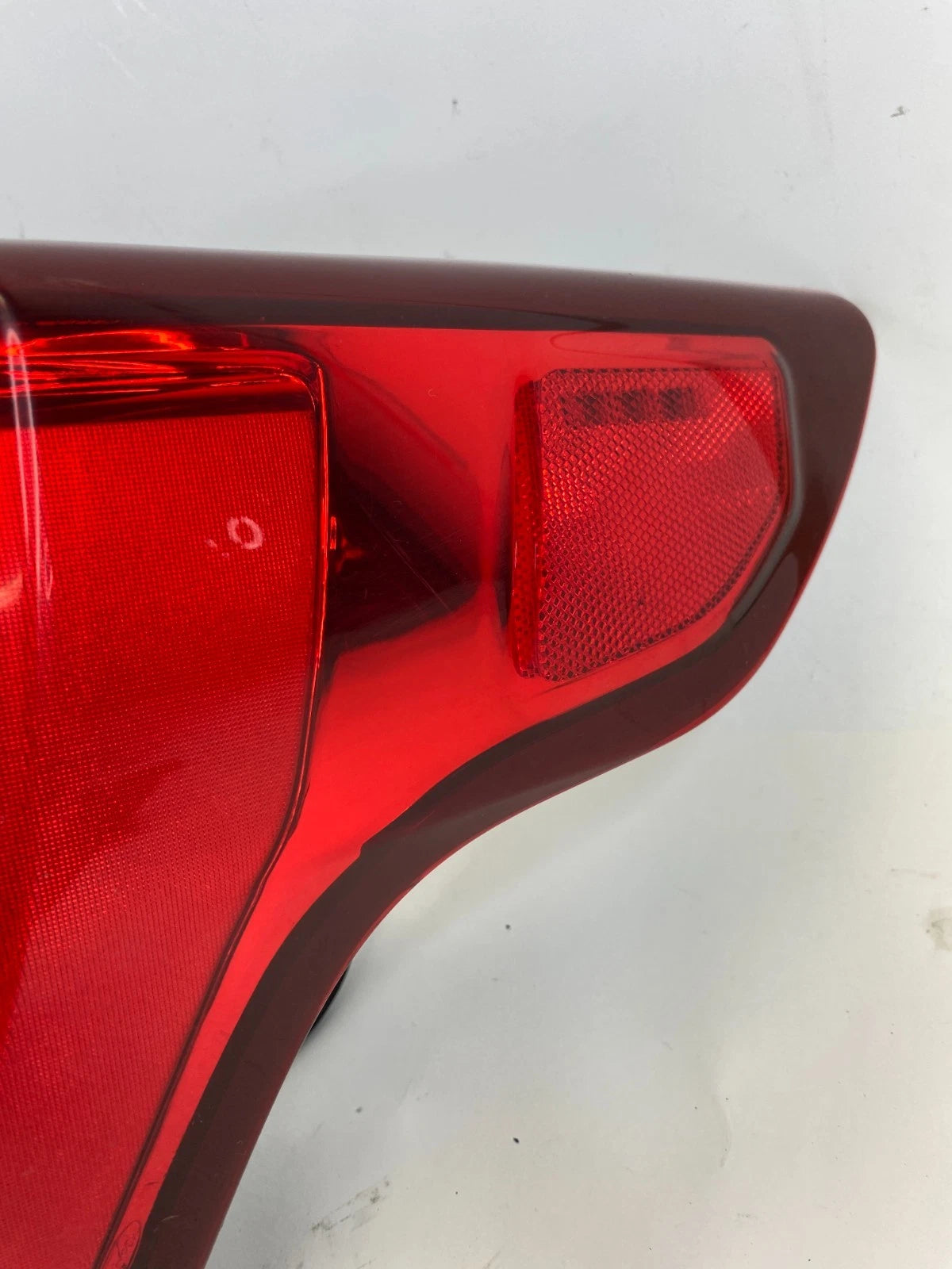 2016-2019 FORD INTERCEPTOR UTILITY REAR RIGHT SIDE TAILLIGHT TAIL LAMP OEM