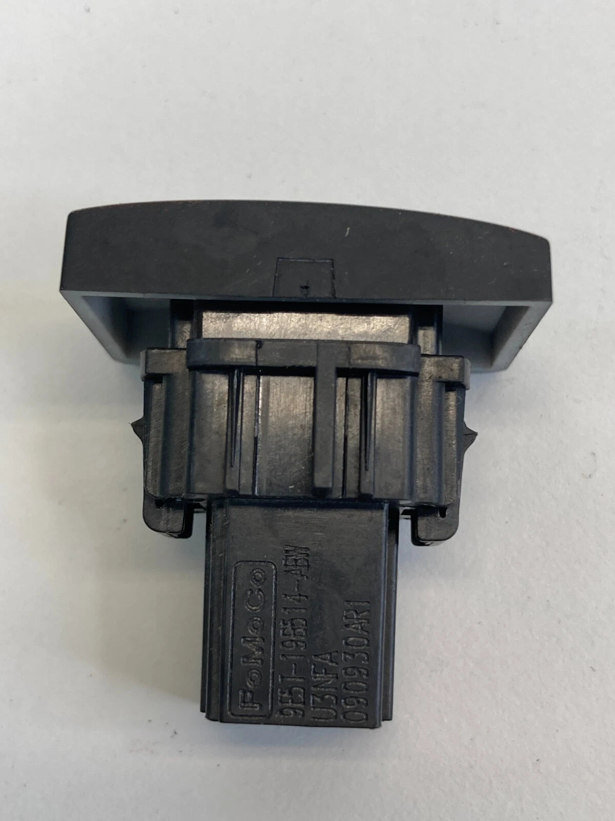 2010-2012 FORD FUSION TRUNK LID LATCH RELEASE CONTROL LEVER SWITCH 9E5T19B514ABW