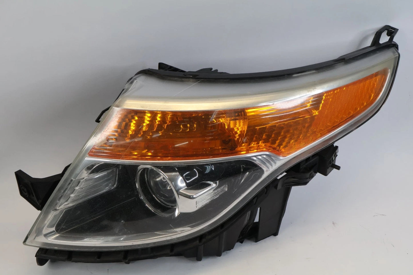 2011-2015 FORD EXPLORER DRIVER LEFT SIDE HALOGEN HEADLIGHT LAMP OEM