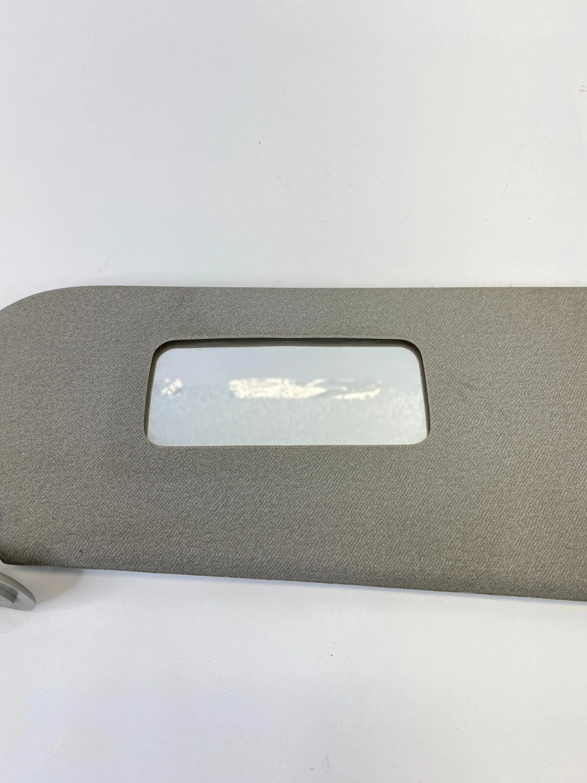 2007-2011 CHEVY AVEO AVEO5 FR RH PASSENGER SIDE SUNVISOR SUN VISOR W/ CLIPS OEM