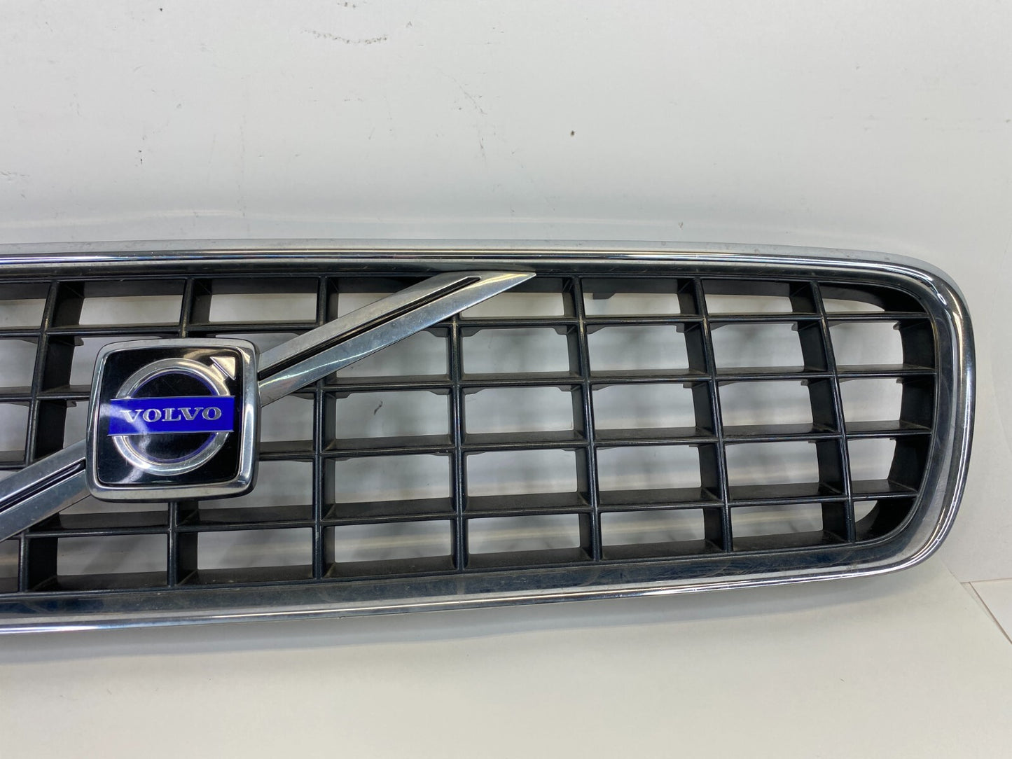 2004 2005 2006 2007 Volvo S40 Front Upper Grill Grille 08620116 OEM