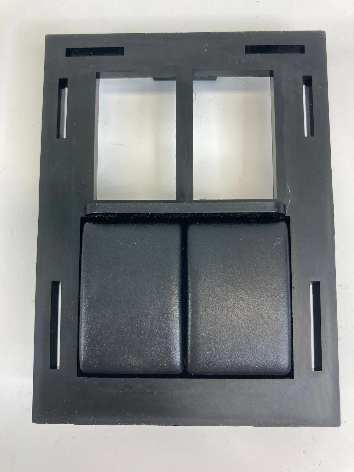 2003-2005 SUZUKI GRAND VITARA DASH DIMMER SWITCH HOLE COVER BRACKET 37211-50JX