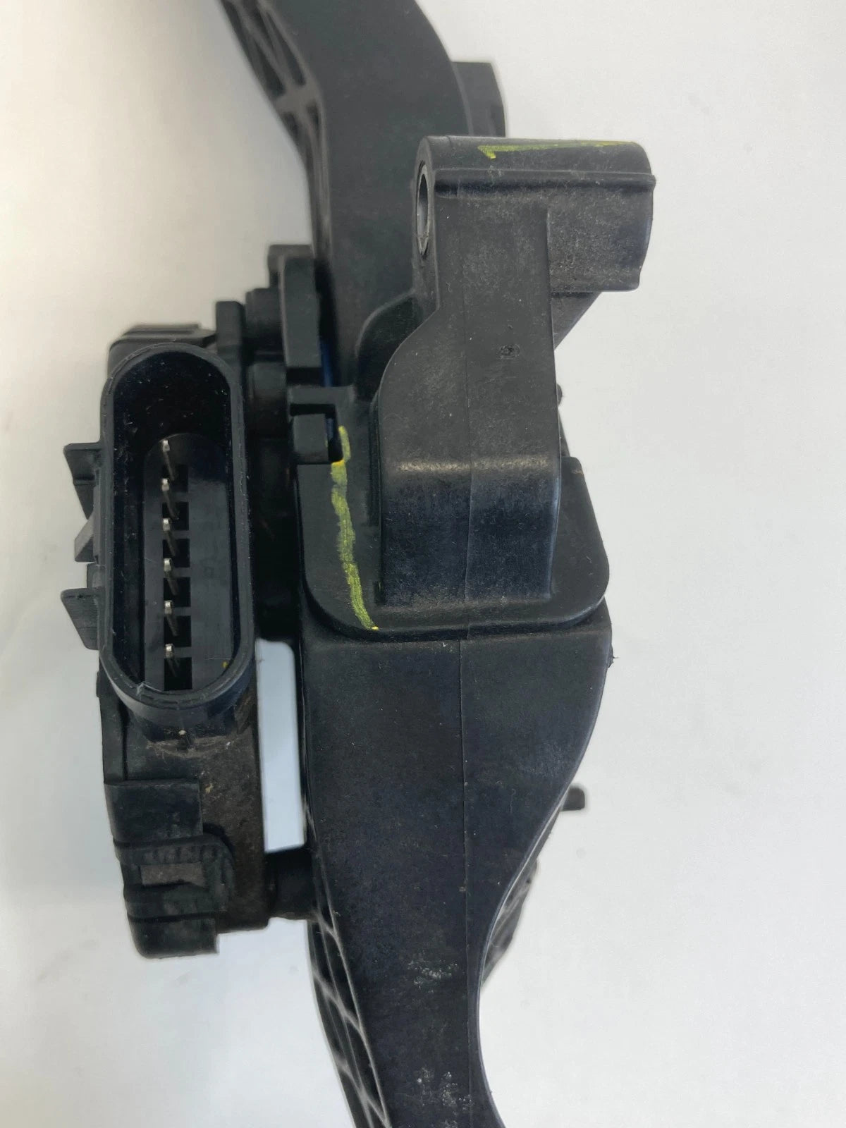 09-16 GMC ACADIA 09-17 ENCLAVE 3.6L AT ACCELERATOR GAS PEDAL SENSOR 25865203 OEM