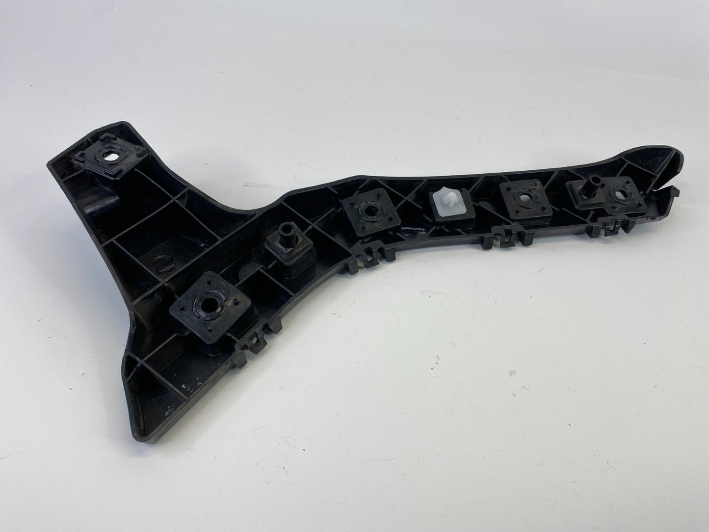 2013-2019 Ford Fusion Rear Left Side Bumper Bracket Mount DS73-17A882-AE OEM