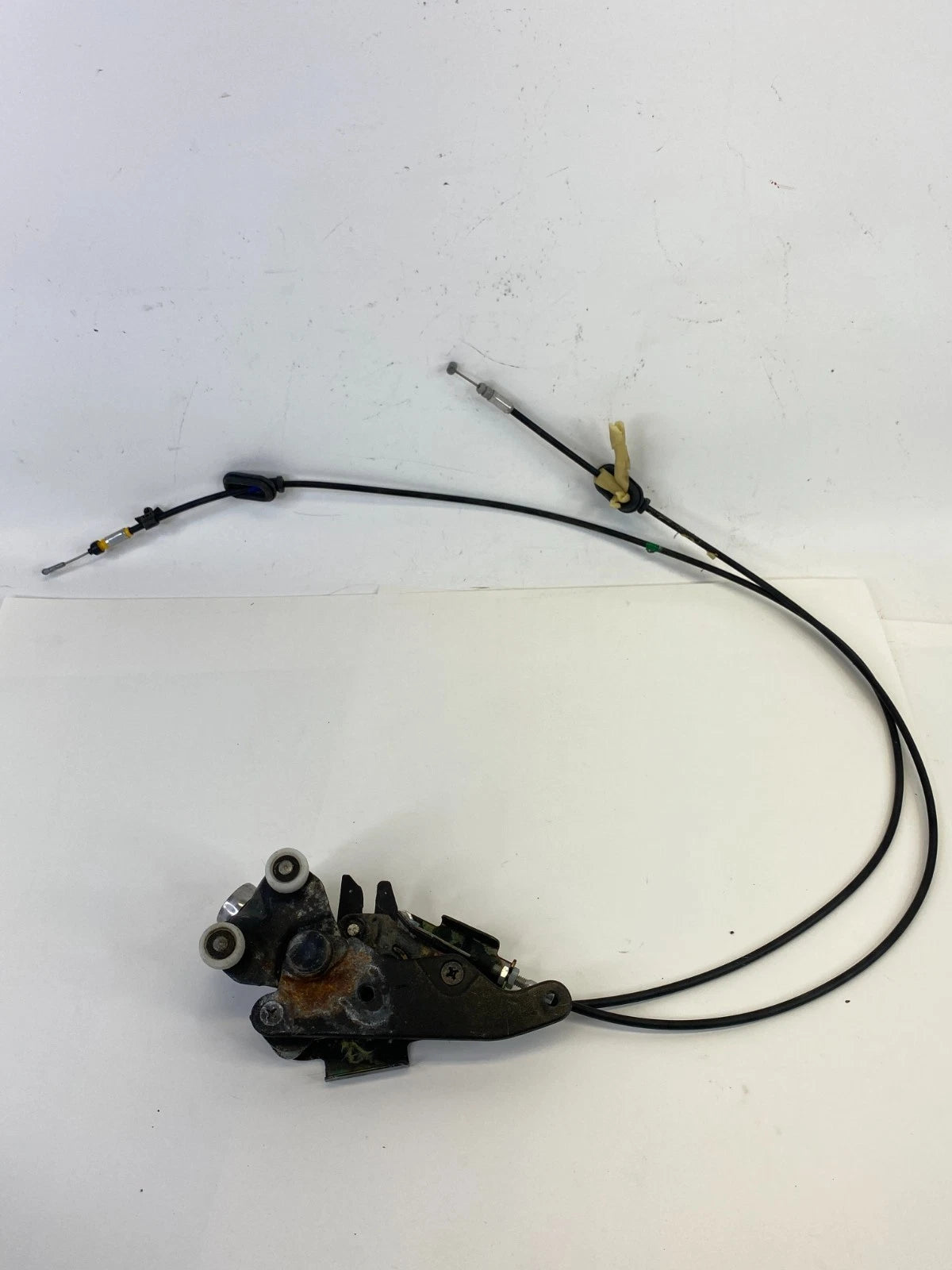 05 06 07 08 09 10 HONDA ODYSSEY REAR LEFT SLIDING DOOR LOWER ROLLER OEM