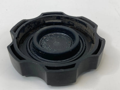 2013-2019 HYUNDAI SANTA FE BRAKE FLUID MASTER CYLINDER CAP RESERVOIR OEM